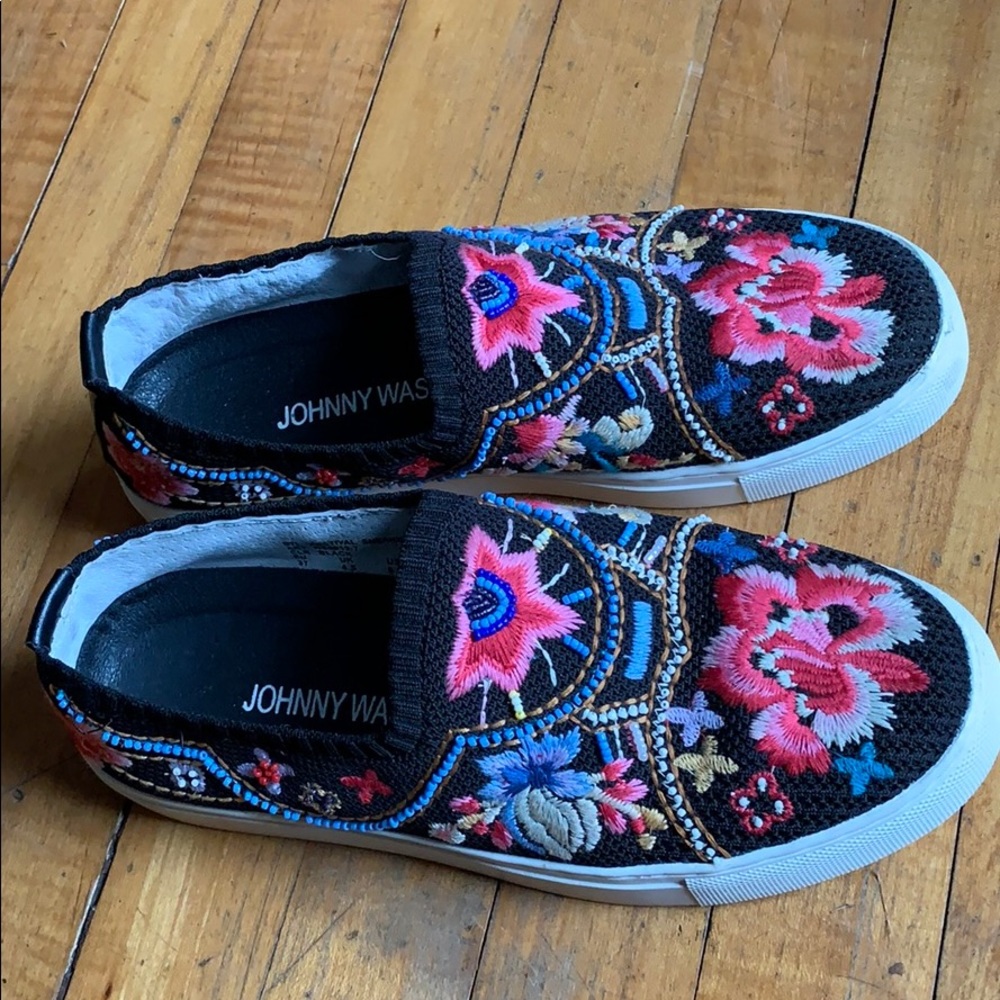 Johnny Was Festival Embroidered Sneakers Size 7
